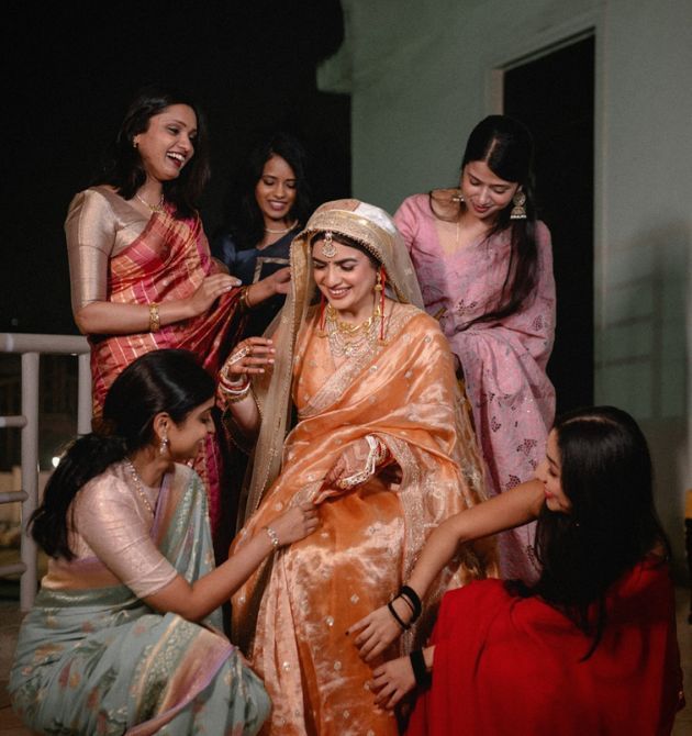 bride-with-bridemaids.jpg